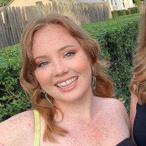 Meet your Posher, Chloe